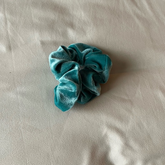 Scrunchies - Picture 7 of 12